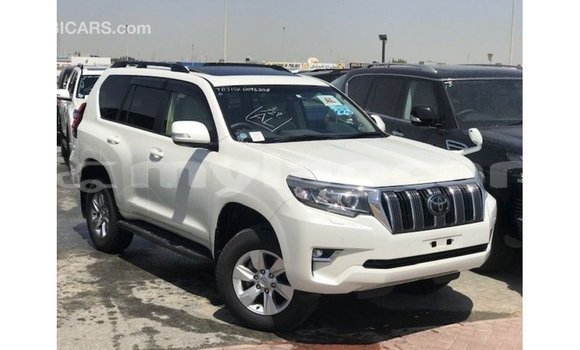 Acheter Import Voiture Toyota Prado Blanc à Import - Dubai, Attapeu Province Acheter Import Voiture Toyota Prado Blanc à Import - Dubai, Attapeu Province