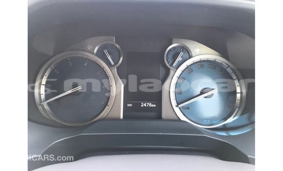 Acheter Import Voiture Toyota Prado Blanc à Import - Dubai, Attapeu Province Acheter Import Voiture Toyota Prado Blanc à Import - Dubai, Attapeu Province