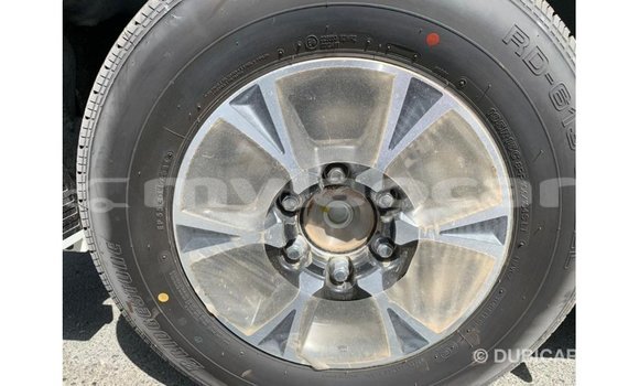 Buy Import Toyota Hiace White Car in Import - Dubai in Attapeu Province Buy Import Toyota Hiace White Car in Import - Dubai in Attapeu Province