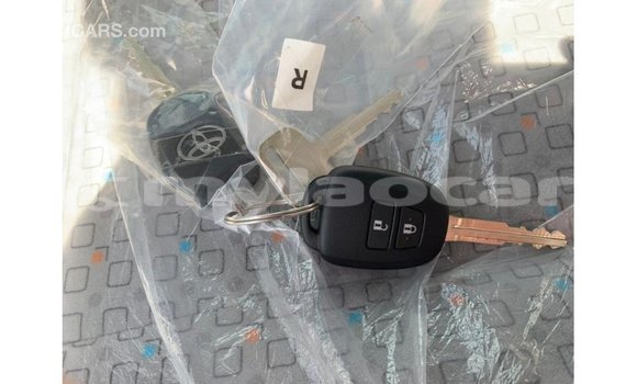 Buy Import Toyota Hiace White Car in Import - Dubai in Attapeu Province Buy Import Toyota Hiace White Car in Import - Dubai in Attapeu Province