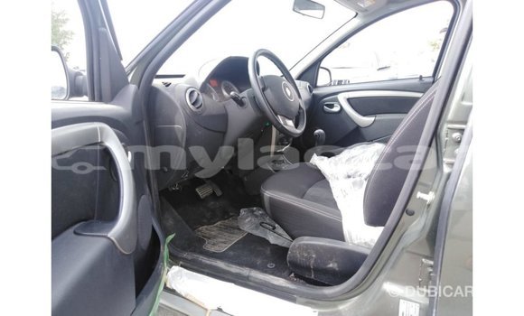 Buy Import Renault Duster Green Car in Import - Dubai in Attapeu Province Buy Import Renault Duster Green Car in Import - Dubai in Attapeu Province