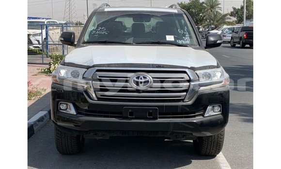 Acheter Import Voiture Toyota Land Cruiser Noir à Import - Dubai, Attapeu Province Acheter Import Voiture Toyota Land Cruiser Noir à Import - Dubai, Attapeu Province
