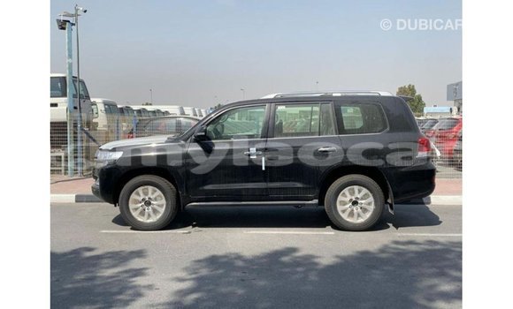 Acheter Import Voiture Toyota Land Cruiser Noir à Import - Dubai, Attapeu Province Acheter Import Voiture Toyota Land Cruiser Noir à Import - Dubai, Attapeu Province