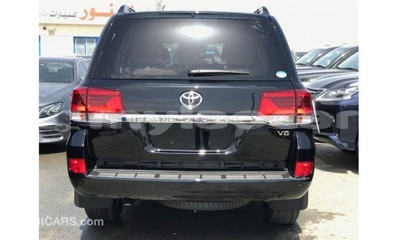 Acheter Import Voiture Toyota Land Cruiser Noir à Import - Dubai, Attapeu Province Acheter Import Voiture Toyota Land Cruiser Noir à Import - Dubai, Attapeu Province