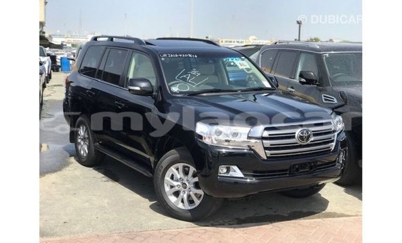 Acheter Import Voiture Toyota Land Cruiser Noir à Import - Dubai, Attapeu Province Acheter Import Voiture Toyota Land Cruiser Noir à Import - Dubai, Attapeu Province