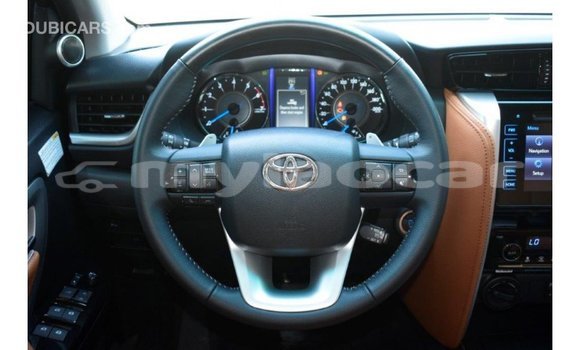 Acheter Import Voiture Toyota Fortuner Noir à Import - Dubai, Attapeu Province Acheter Import Voiture Toyota Fortuner Noir à Import - Dubai, Attapeu Province