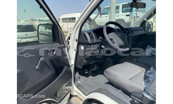 Buy Import Toyota Hiace White Car in Import - Dubai in Attapeu Province Buy Import Toyota Hiace White Car in Import - Dubai in Attapeu Province