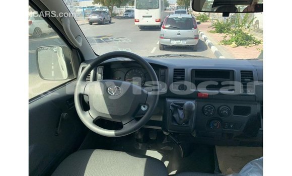 Buy Import Toyota Hiace White Car in Import - Dubai in Attapeu Province Buy Import Toyota Hiace White Car in Import - Dubai in Attapeu Province