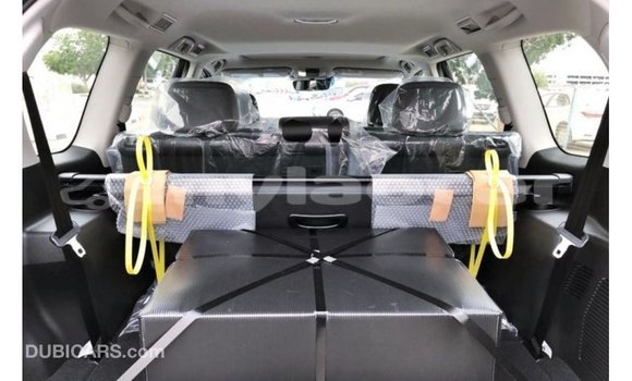 Acheter Import Voiture Toyota Prado Bleu à Import - Dubai, Attapeu Province Acheter Import Voiture Toyota Prado Bleu à Import - Dubai, Attapeu Province