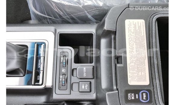 Acheter Import Voiture Toyota Prado Bleu à Import - Dubai, Attapeu Province Acheter Import Voiture Toyota Prado Bleu à Import - Dubai, Attapeu Province