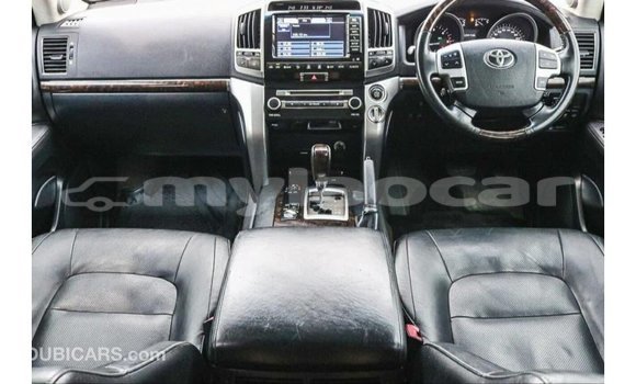 Buy Import Toyota Land Cruiser White Car in Import - Dubai in Attapeu Province Buy Import Toyota Land Cruiser White Car in Import - Dubai in Attapeu Province