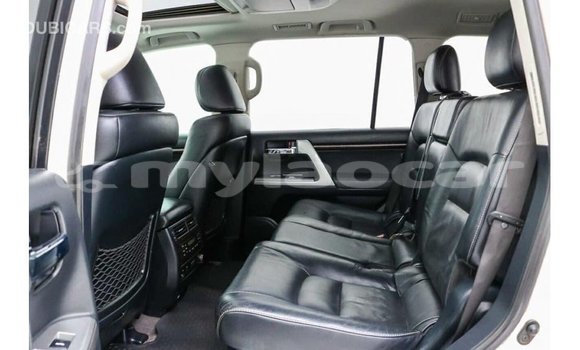 Buy Import Toyota Land Cruiser White Car in Import - Dubai in Attapeu Province Buy Import Toyota Land Cruiser White Car in Import - Dubai in Attapeu Province