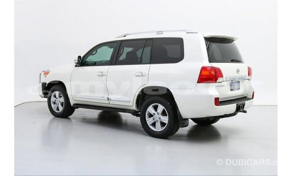 Buy Import Toyota Land Cruiser White Car in Import - Dubai in Attapeu Province Buy Import Toyota Land Cruiser White Car in Import - Dubai in Attapeu Province
