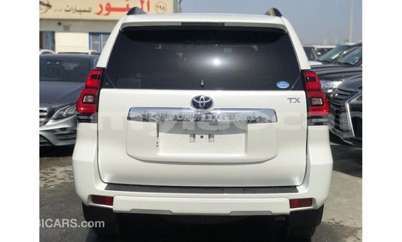 Acheter Import Voiture Toyota Prado Blanc à Import - Dubai, Attapeu Province Acheter Import Voiture Toyota Prado Blanc à Import - Dubai, Attapeu Province