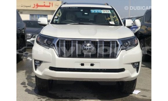 Acheter Import Voiture Toyota Prado Blanc à Import - Dubai, Attapeu Province Acheter Import Voiture Toyota Prado Blanc à Import - Dubai, Attapeu Province