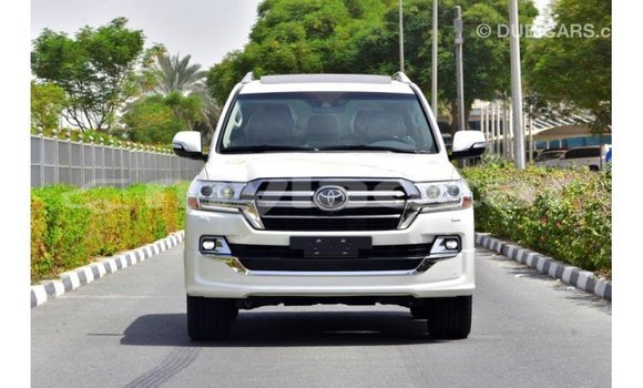 Acheter Import Voiture Toyota Land Cruiser Blanc à Import - Dubai, Attapeu Province Acheter Import Voiture Toyota Land Cruiser Blanc à Import - Dubai, Attapeu Province