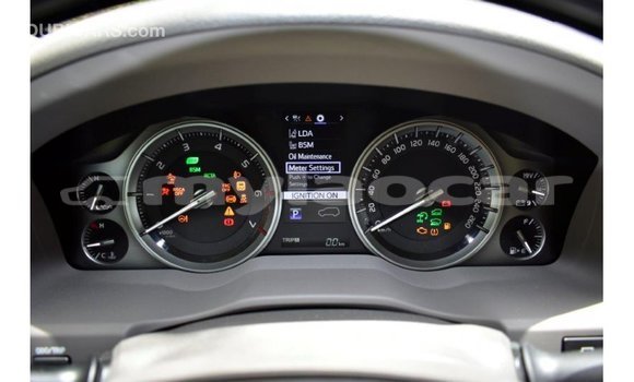 Acheter Import Voiture Toyota Land Cruiser Blanc à Import - Dubai, Attapeu Province Acheter Import Voiture Toyota Land Cruiser Blanc à Import - Dubai, Attapeu Province