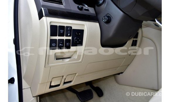 Acheter Import Voiture Toyota Land Cruiser Blanc à Import - Dubai, Attapeu Province Acheter Import Voiture Toyota Land Cruiser Blanc à Import - Dubai, Attapeu Province