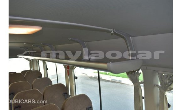Acheter Import Voiture Toyota Coaster Blanc à Import - Dubai, Attapeu Province Acheter Import Voiture Toyota Coaster Blanc à Import - Dubai, Attapeu Province