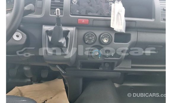 Buy Import Toyota Hiace White Car in Import - Dubai in Attapeu Province Buy Import Toyota Hiace White Car in Import - Dubai in Attapeu Province
