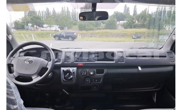 Buy Import Toyota Hiace White Car in Import - Dubai in Attapeu Province Buy Import Toyota Hiace White Car in Import - Dubai in Attapeu Province