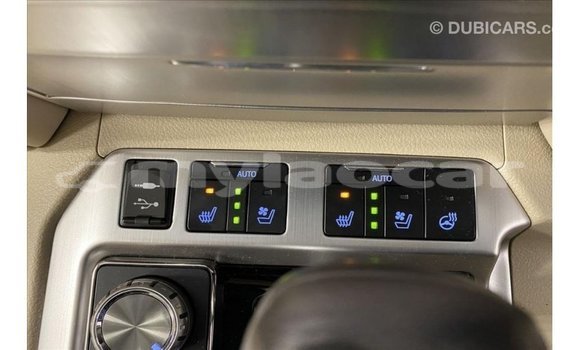 Acheter Import Voiture Toyota Land Cruiser Noir à Import - Dubai, Attapeu Province Acheter Import Voiture Toyota Land Cruiser Noir à Import - Dubai, Attapeu Province