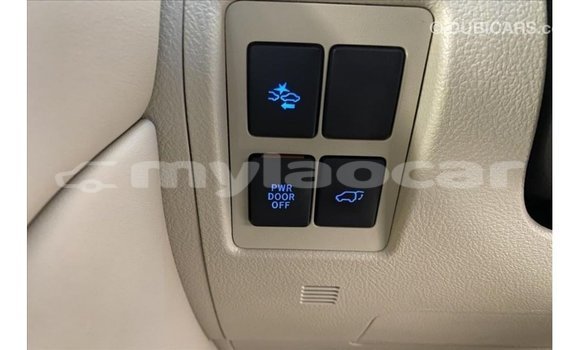 Acheter Import Voiture Toyota Land Cruiser Noir à Import - Dubai, Attapeu Province Acheter Import Voiture Toyota Land Cruiser Noir à Import - Dubai, Attapeu Province