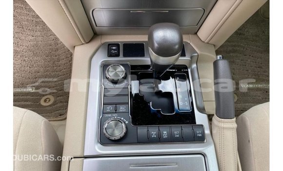 Acheter Import Voiture Toyota Land Cruiser Rouge à Import - Dubai, Attapeu Province Acheter Import Voiture Toyota Land Cruiser Rouge à Import - Dubai, Attapeu Province