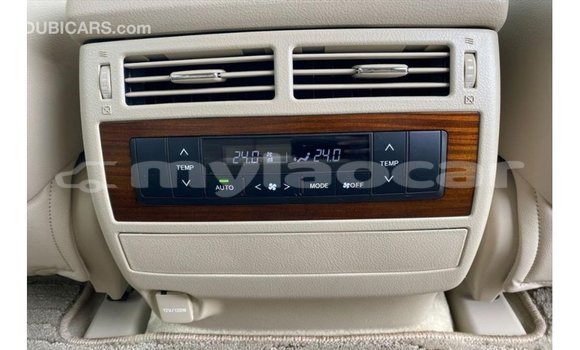 Acheter Import Voiture Toyota Land Cruiser Rouge à Import - Dubai, Attapeu Province Acheter Import Voiture Toyota Land Cruiser Rouge à Import - Dubai, Attapeu Province