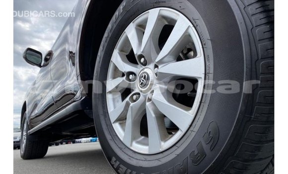 Acheter Import Voiture Toyota Land Cruiser Rouge à Import - Dubai, Attapeu Province Acheter Import Voiture Toyota Land Cruiser Rouge à Import - Dubai, Attapeu Province