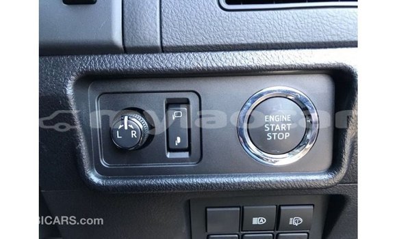 Acheter Import Voiture Toyota Prado Noir à Import - Dubai, Attapeu Province Acheter Import Voiture Toyota Prado Noir à Import - Dubai, Attapeu Province