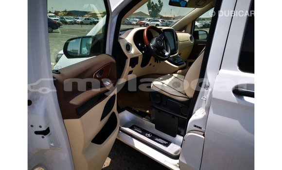 Buy Import Mercedes-Benz Vito White Car in Import - Dubai in Attapeu Province Buy Import Mercedes-Benz Vito White Car in Import - Dubai in Attapeu Province