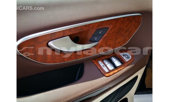 Buy Import Mercedes-Benz Vito White Car in Import - Dubai in Attapeu Province Buy Import Mercedes-Benz Vito White Car in Import - Dubai in Attapeu Province