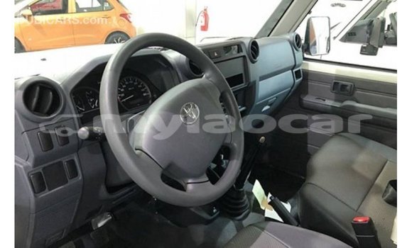 Buy Import Toyota Land Cruiser White Car in Import - Dubai in Attapeu Province Buy Import Toyota Land Cruiser White Car in Import - Dubai in Attapeu Province