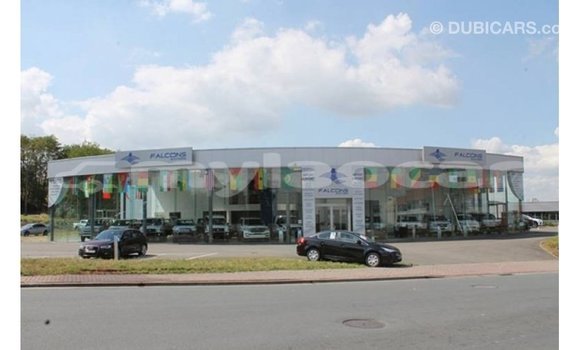 Buy Import Toyota Hilux White Car in Import - Dubai in Attapeu Province Buy Import Toyota Hilux White Car in Import - Dubai in Attapeu Province