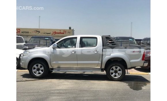 Acheter Import Voiture Toyota Hilux Autre à Import - Dubai, Attapeu Province Acheter Import Voiture Toyota Hilux Autre à Import - Dubai, Attapeu Province