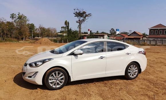 Buy Used Hyundai Elantra White Car in Vientiane in Vientiane Province Buy Used Hyundai Elantra White Car in Vientiane in Vientiane Province