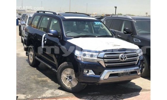 Acheter Import Voiture Toyota Land Cruiser Bleu à Import - Dubai, Attapeu Province Acheter Import Voiture Toyota Land Cruiser Bleu à Import - Dubai, Attapeu Province