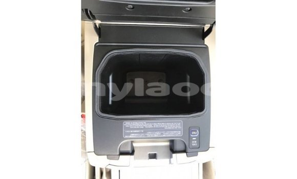 Acheter Import Voiture Toyota Land Cruiser Bleu à Import - Dubai, Attapeu Province Acheter Import Voiture Toyota Land Cruiser Bleu à Import - Dubai, Attapeu Province