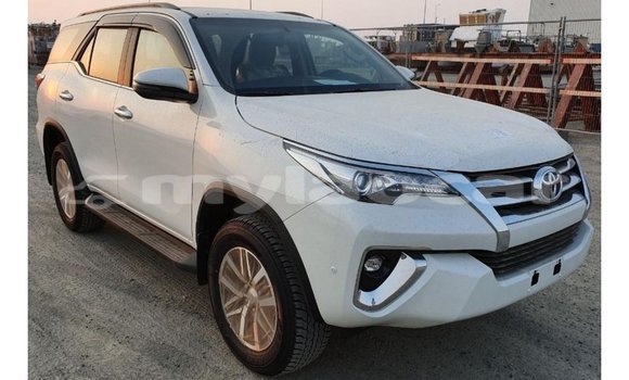 Buy Import Toyota Fortuner White Car in Import - Dubai in Attapeu Province Buy Import Toyota Fortuner White Car in Import - Dubai in Attapeu Province