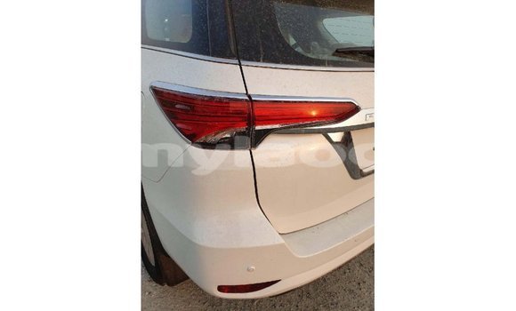 Buy Import Toyota Fortuner White Car in Import - Dubai in Attapeu Province Buy Import Toyota Fortuner White Car in Import - Dubai in Attapeu Province