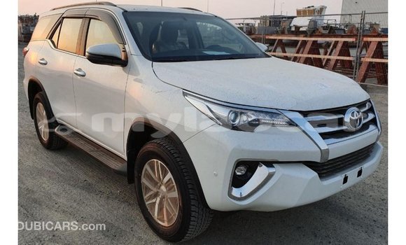 Buy Import Toyota Fortuner White Car in Import - Dubai in Attapeu Province Buy Import Toyota Fortuner White Car in Import - Dubai in Attapeu Province