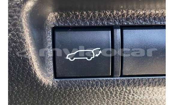 Acheter Import Voiture Toyota 4Runner Blanc à Import - Dubai, Attapeu Province Acheter Import Voiture Toyota 4Runner Blanc à Import - Dubai, Attapeu Province