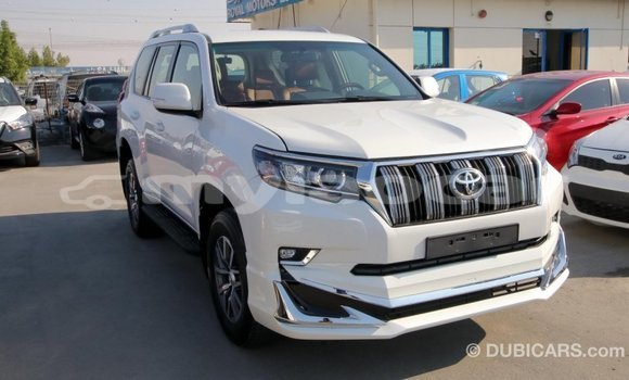 Acheter Import Voiture Toyota Prado Blanc à Import - Dubai, Attapeu Province Acheter Import Voiture Toyota Prado Blanc à Import - Dubai, Attapeu Province