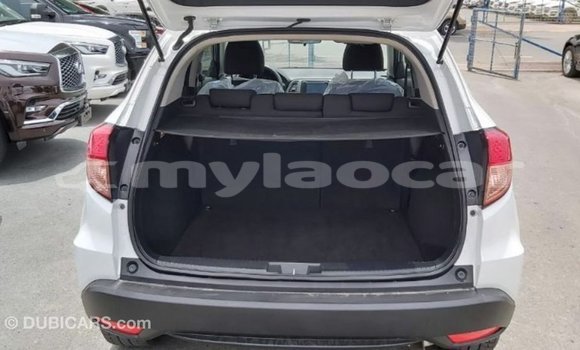 Buy Import Honda C White Bike in Import - Dubai in Attapeu Province Buy Import Honda C White Bike in Import - Dubai in Attapeu Province