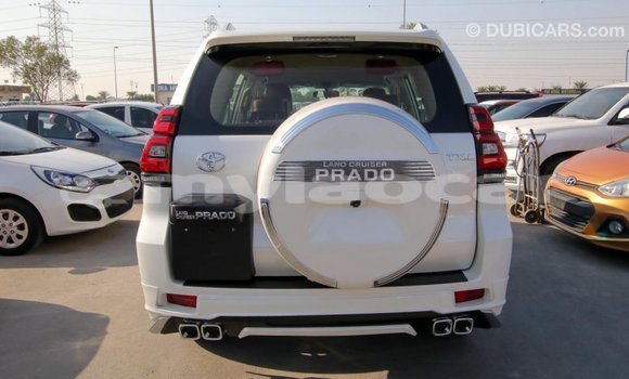 Acheter Import Voiture Toyota Prado Blanc à Import - Dubai, Attapeu Province Acheter Import Voiture Toyota Prado Blanc à Import - Dubai, Attapeu Province