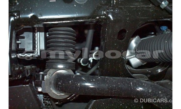 Acheter Import Voiture Toyota Prado Blanc à Import - Dubai, Attapeu Province Acheter Import Voiture Toyota Prado Blanc à Import - Dubai, Attapeu Province