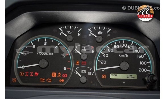 Acheter Import Voiture Toyota Land Cruiser Rouge à Import - Dubai, Attapeu Province Acheter Import Voiture Toyota Land Cruiser Rouge à Import - Dubai, Attapeu Province