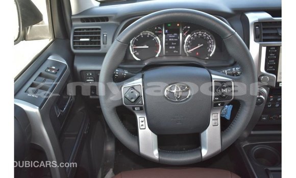 Acheter Import Voiture Toyota 4Runner Blanc à Import - Dubai, Attapeu Province Acheter Import Voiture Toyota 4Runner Blanc à Import - Dubai, Attapeu Province