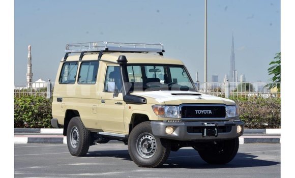 Acheter Import Voiture Toyota Land Cruiser Beige à Import - Dubai, Attapeu Province Acheter Import Voiture Toyota Land Cruiser Beige à Import - Dubai, Attapeu Province